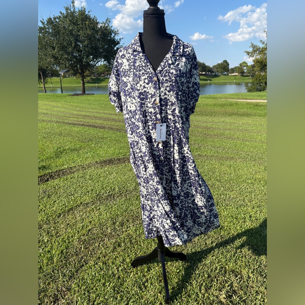 UNTUCKit Blue and White Floral Midi Dress - Picture 8 of 15